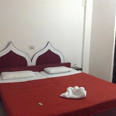 Hotel Safari Agra  Luaran gambar