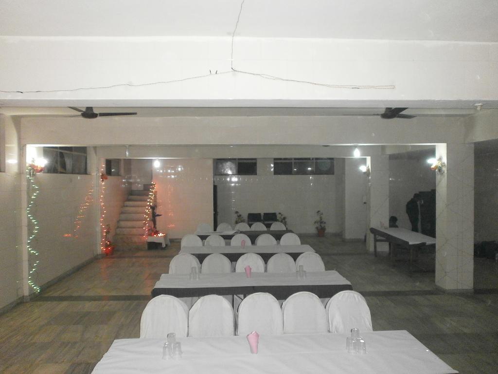 Hotel Safari Agra  Luaran gambar