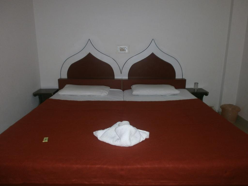 Hotel Safari Agra  Bilik gambar