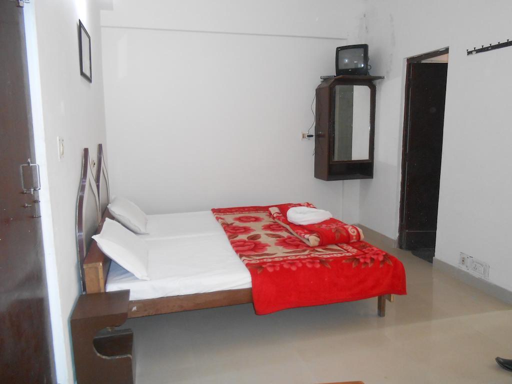 Hotel Safari Agra  Bilik gambar