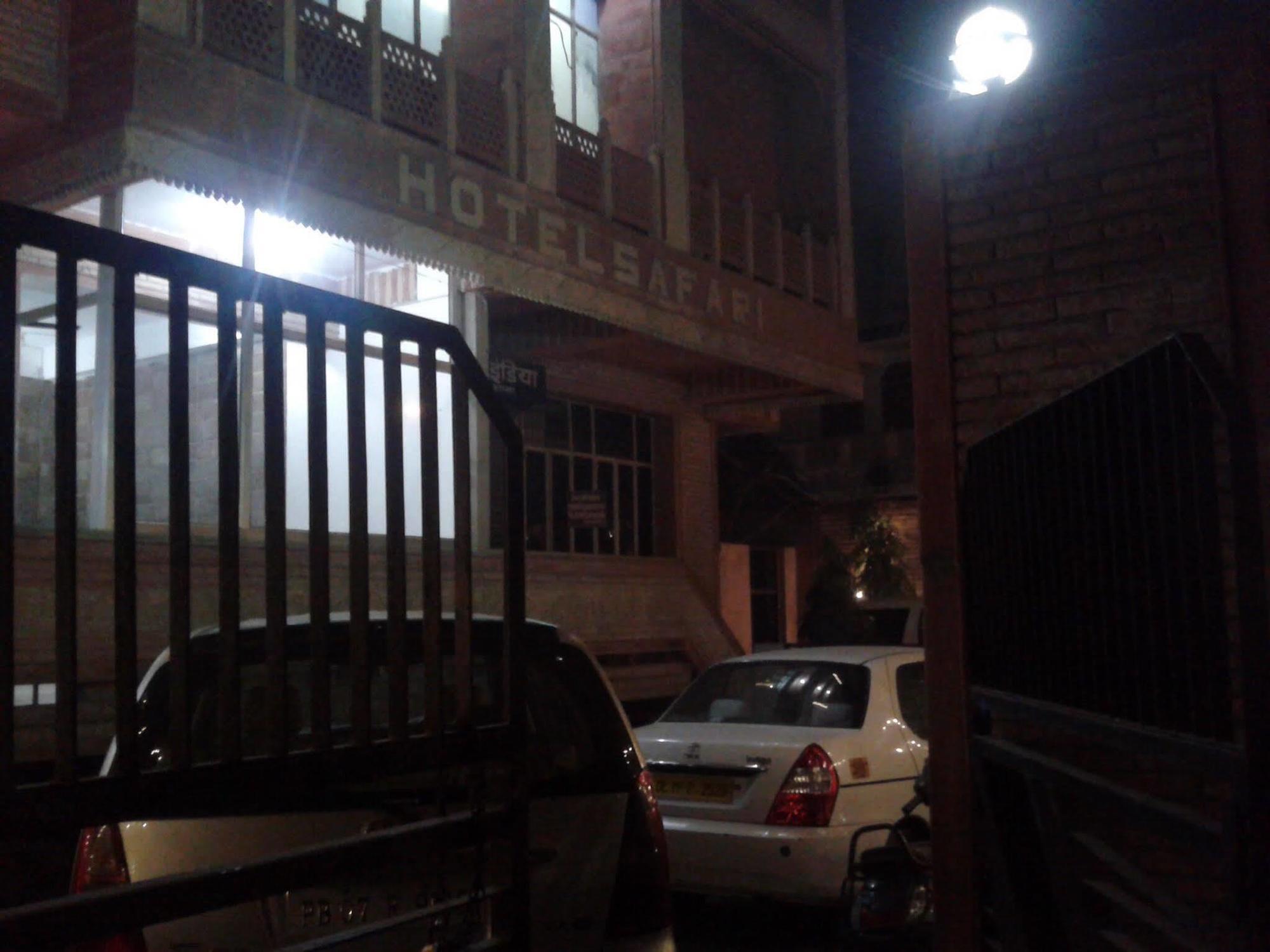Hotel Safari Agra  Luaran gambar