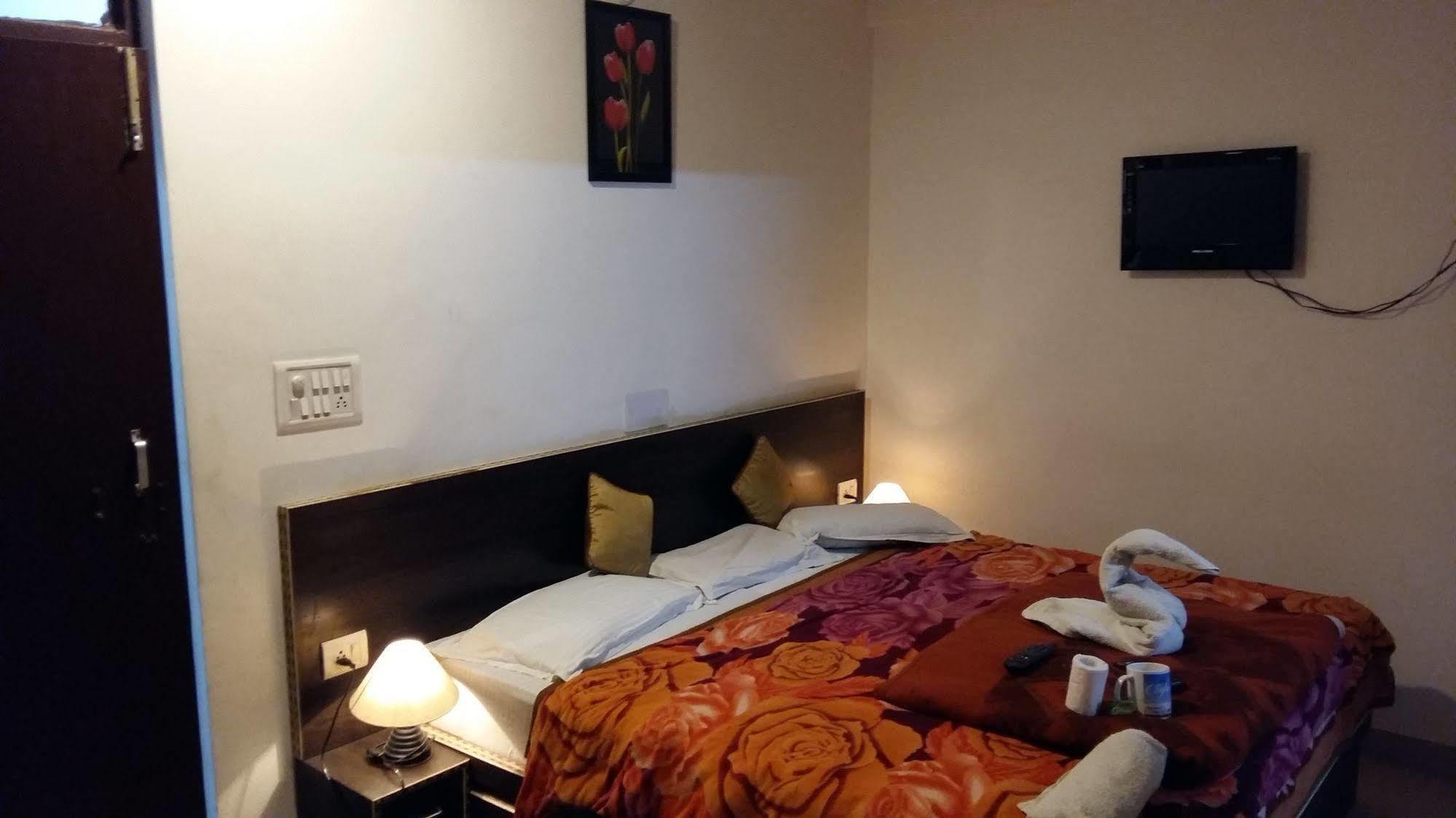 Hotel Safari Agra  Luaran gambar
