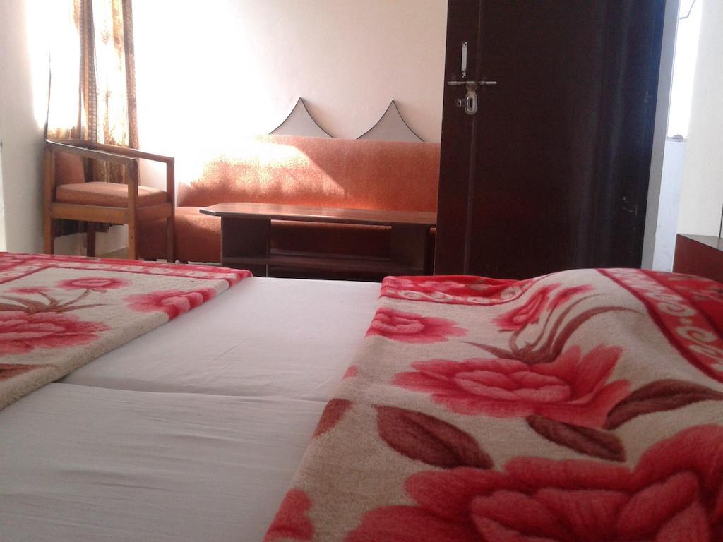 Hotel Safari Agra  Bilik gambar
